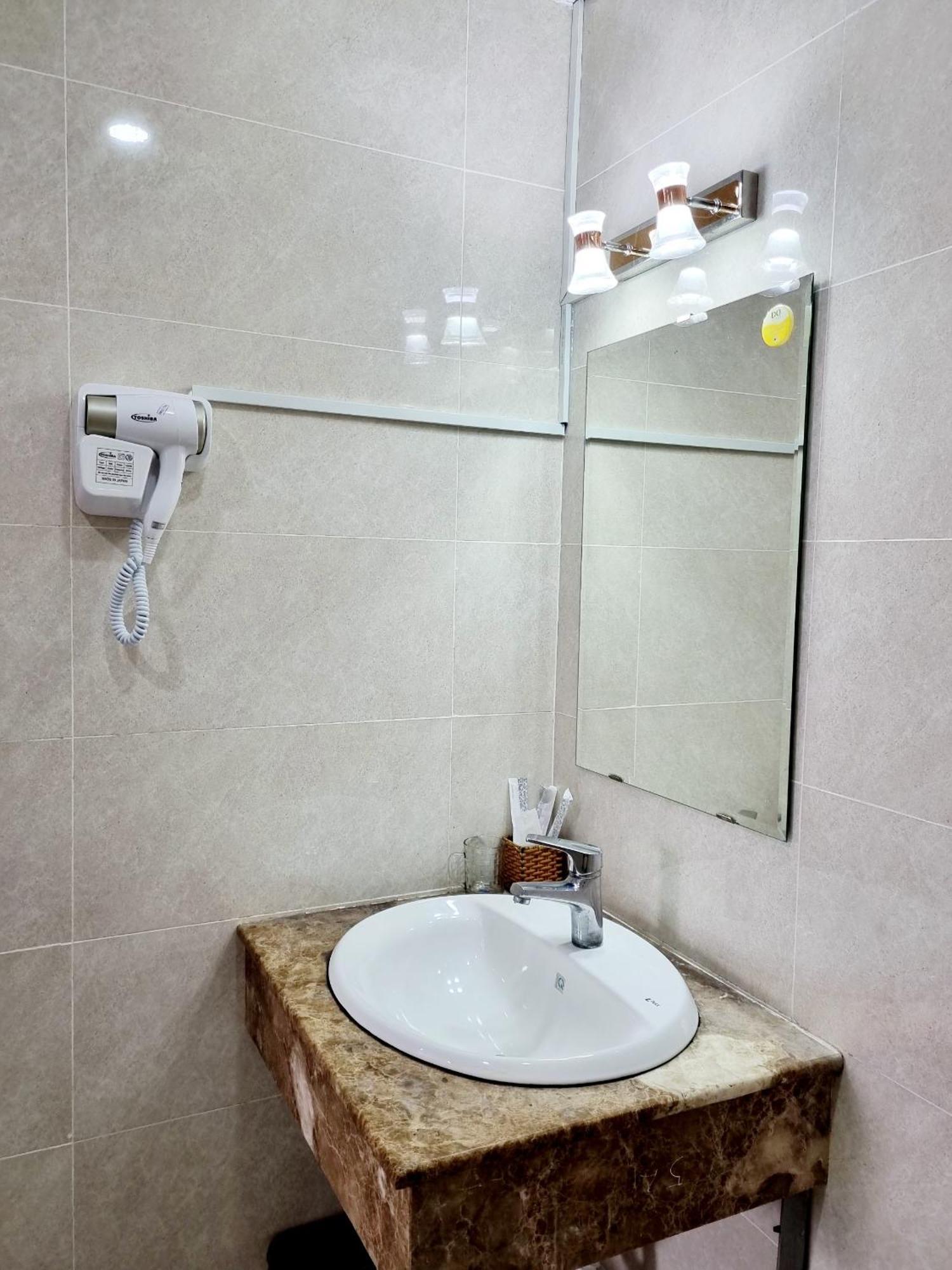 Minh Khue Hotel Vĩnh Long Kültér fotó